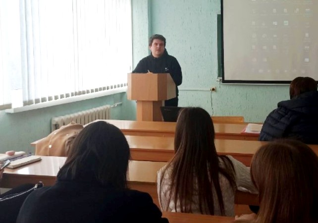 Ділиться враженнями Володимир Кушнір